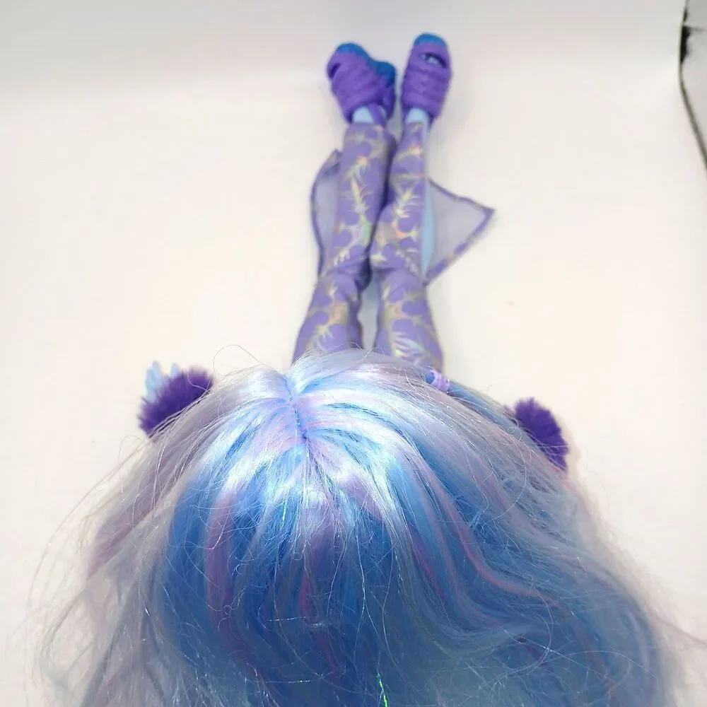 Monster High G3 Abbey Bominable Yeti Fashion Doll Dressed Missing Right Hand